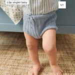 Enkel Patroon Sandnes Garn Collectie 2407 - Zomer Baby - papieruitgave - engels (kies 1 van 7) (bij aankoop wol)