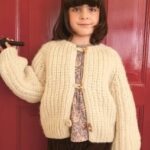 Enkel Patroon Sandnes Garn Collectie 2501 - Soft Knits for Kids - papieruitgave - engels (alleen bij aankoop wol) - keuze uit 8 modellen