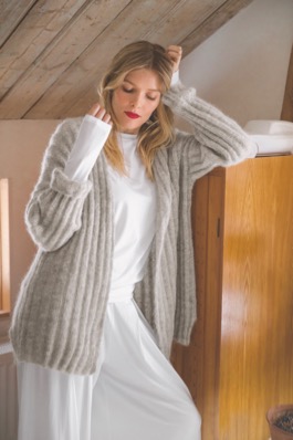 Lang vest en gratis patroon Sandnes Garn Breipakket XS/S